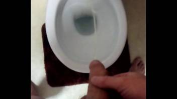 Toilet pissing
